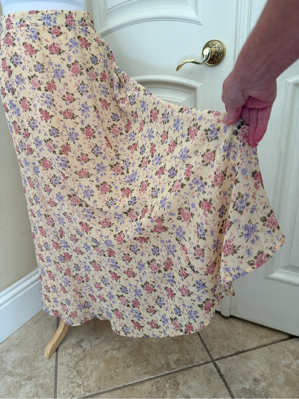 Y2K Liz sport yellow with rose pattern maxi skirt - Picture 2 of 4